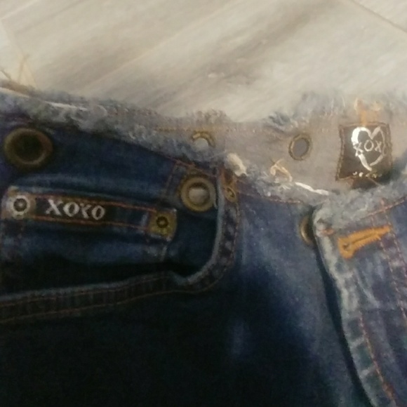 XOXO stretchy jeans w/distressed wait and loops - Picture 4 of 6